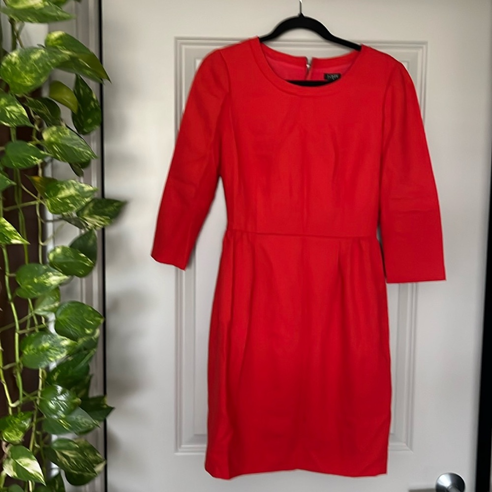 Jcrew red dress, knee length ( I am 5 ft 8”), size 8, good condition.